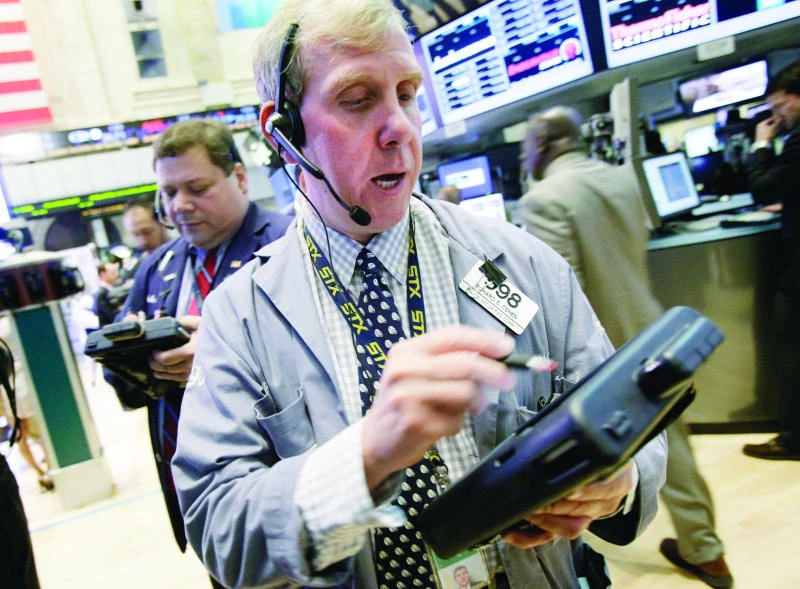 Gold price at six-month high, tops $ 1,730