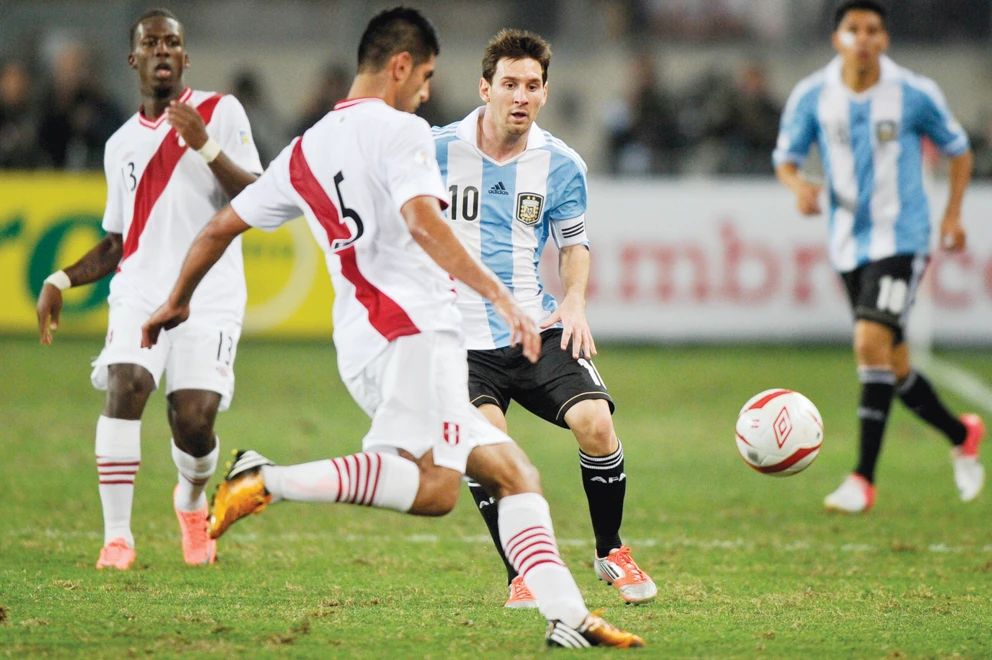 Argentina stays on top but Colombia, Ecuador threaten