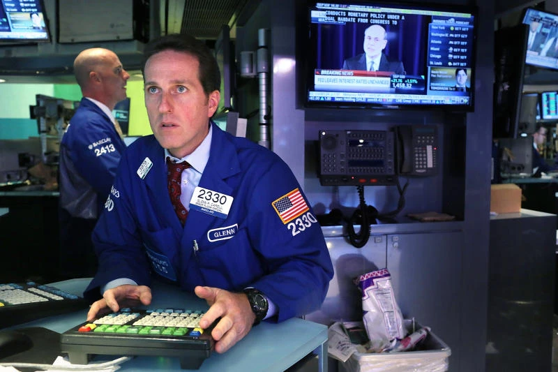 Fed easing plan spurs risk rally