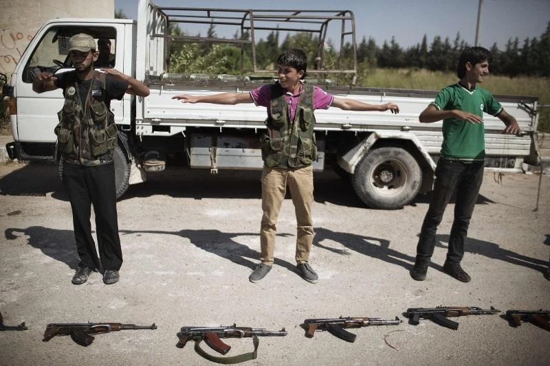 Syrian fighters seize border outposts