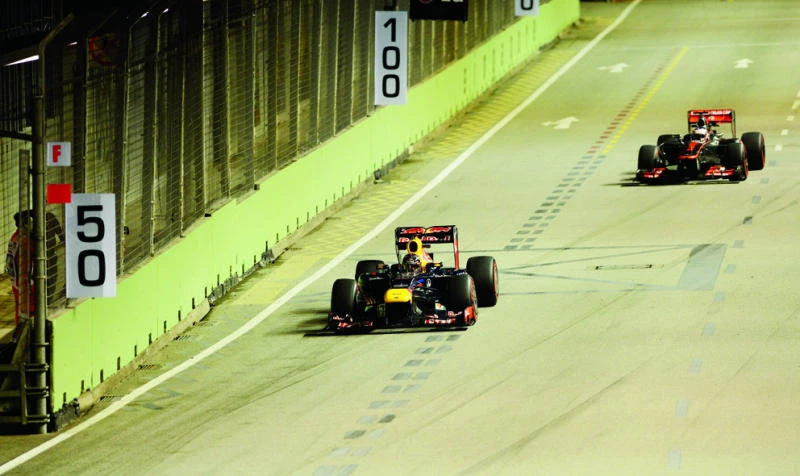 Vettel dominates Singapore practice