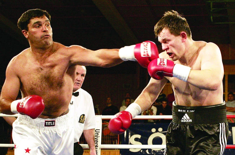 Former heavyweight champ Sanders shot dead