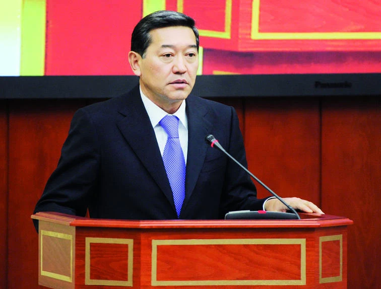 Kazakh leader moves premier to powerful insider post