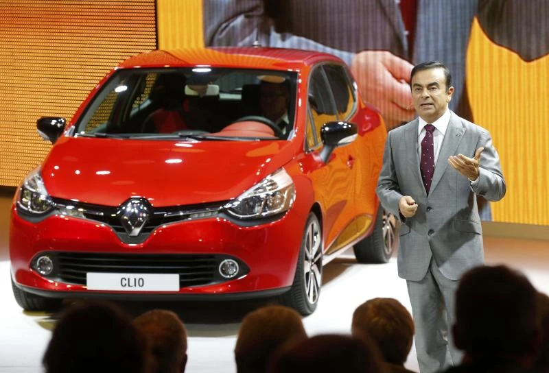 Carmakers warn of dim European outlook at show