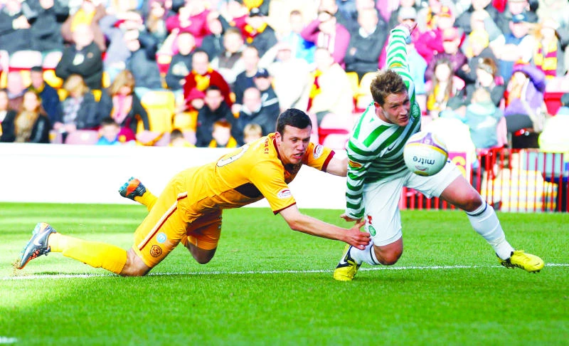 Celtic downs Motherwell to reach SPL summit