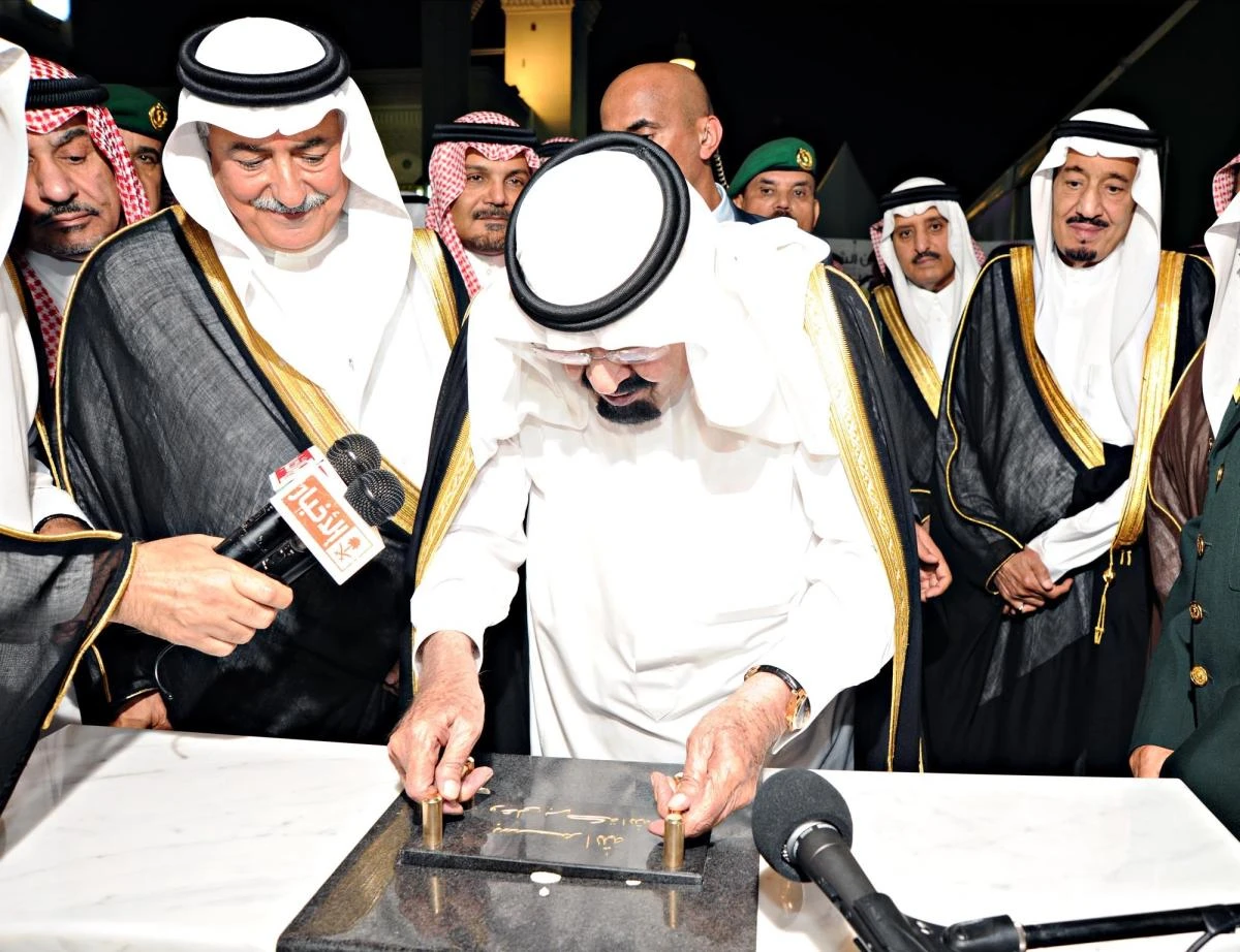 King launches largest expansion of Prophet’s Mosque