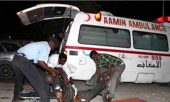 Suicide bombers kill 15 in Somali capital