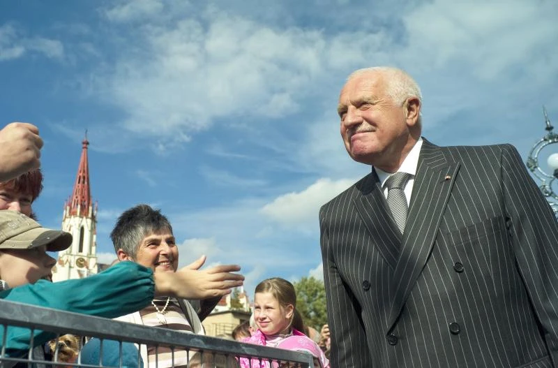 Czech president shot at with replica gun, unhurt