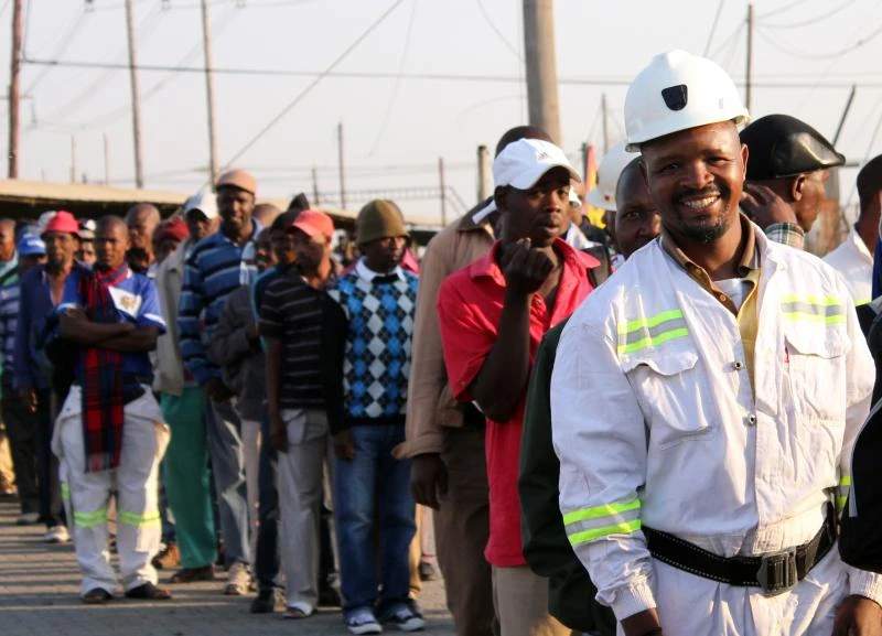 SAfrican police kill 2 more in crackdown on strike