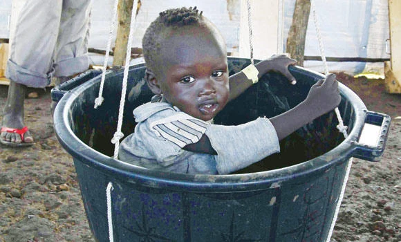 Sudanese flee conflict to grim camp life