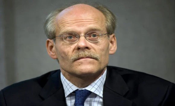 100 countries back tighter banking supervision