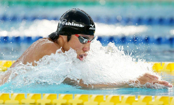 Japanese teenager breaks 200m breaststroke world record