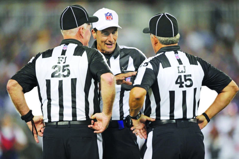 NFL refs ratify eight-year deal