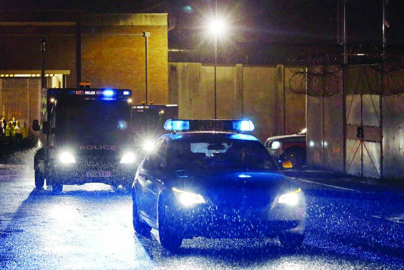 UK extradites 5 terror suspects to US
