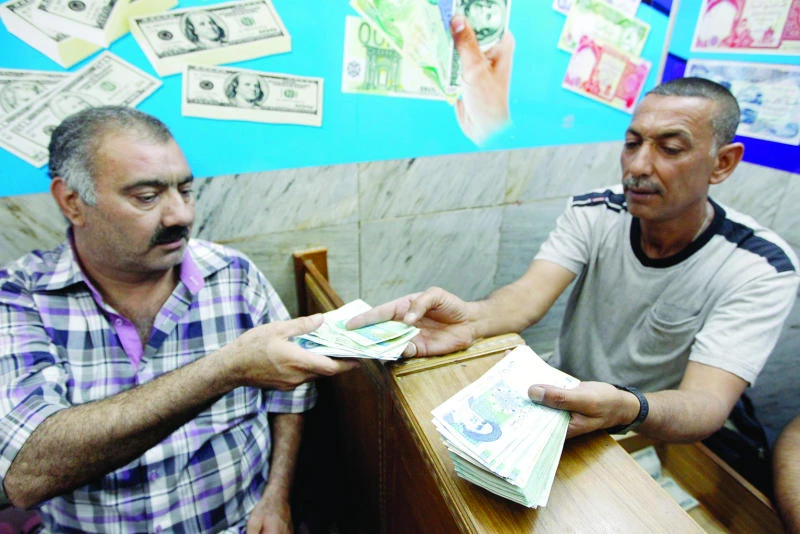 Iranian government fails to impose stronger rial rate