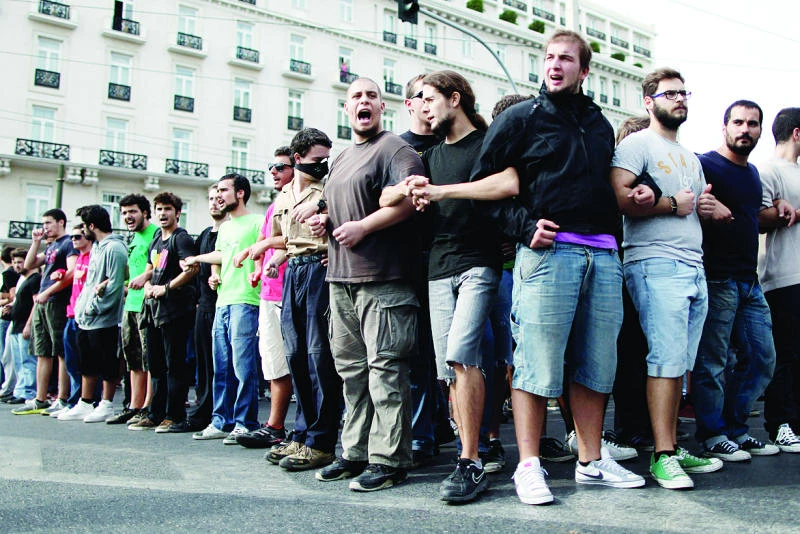 Greece, creditors inch toward austerity agreement