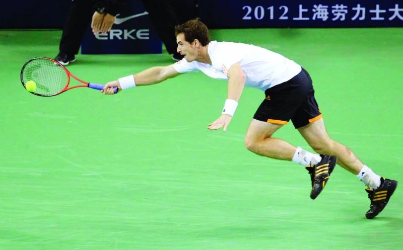 Murray humbles Federer to set up Djokovic final