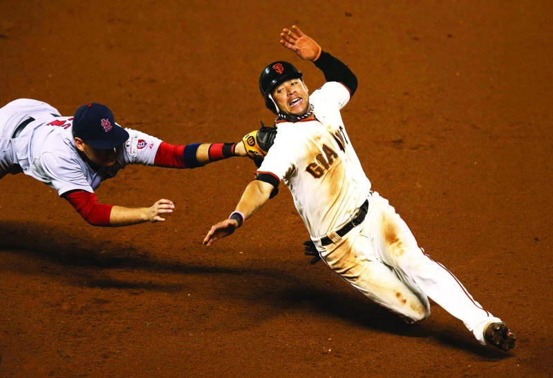 Giants rebound in Game 2 to even NLCS