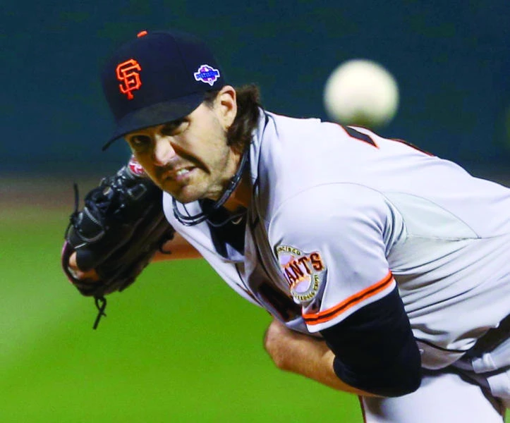 Zito, Giants beat Cards to avoid elimination