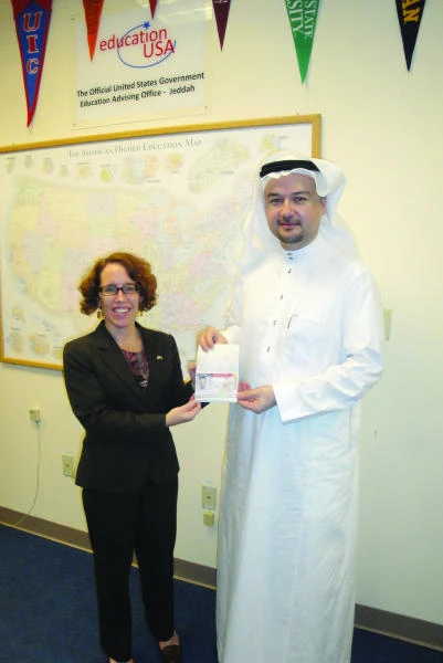 US Consulate celebrates issuing 25,000 visas in 2012