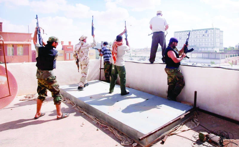Pro-govt forces take control of old Qaddafi bastion