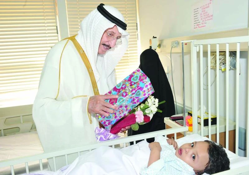 Jazan governor greets orphans on the occasion of Eid Al-Adha