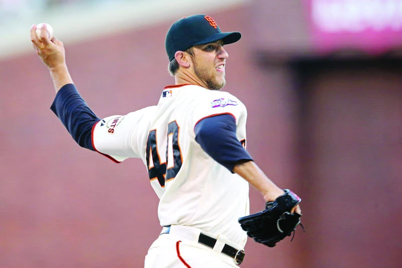 Bumgarner fires Giants to 2-0 Series lead