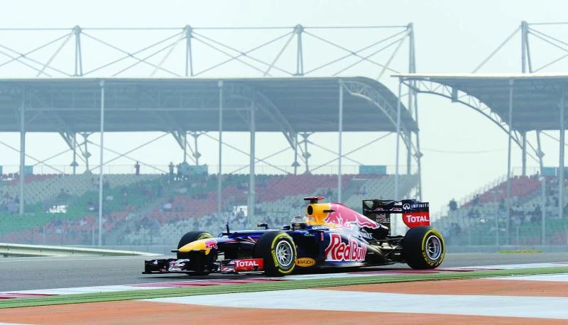 Vettel shows Alonso his practice pace