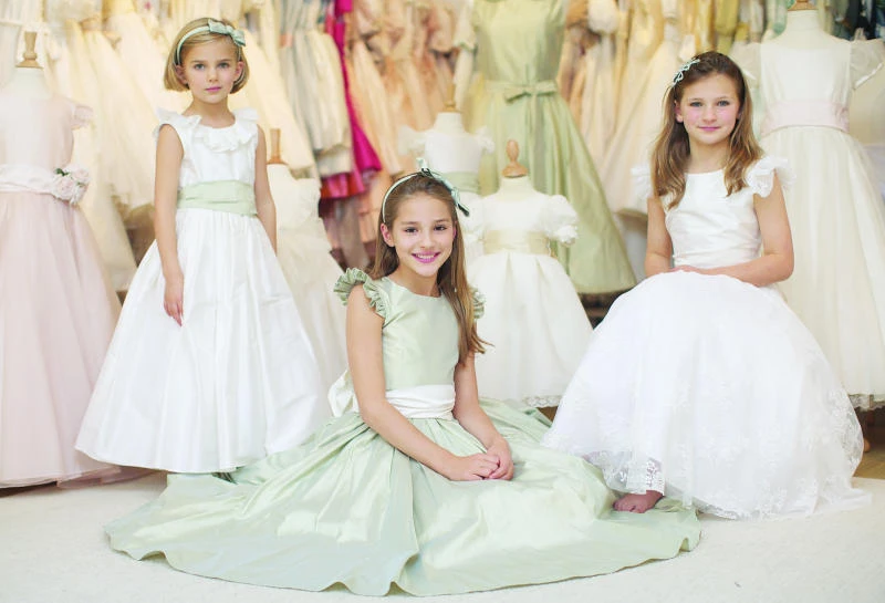 From ‘Kate’ to cakes, French brides speak fluent English
