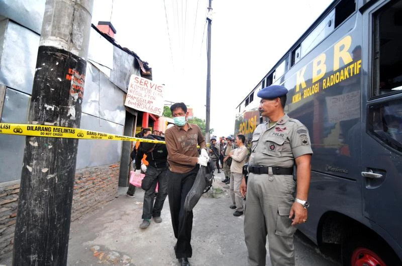 Indonesian police foil plot to attack foreign embassies