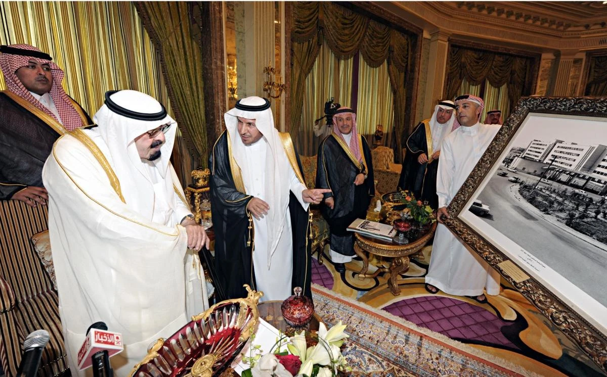 King Abdullah dedicates 420 health projects