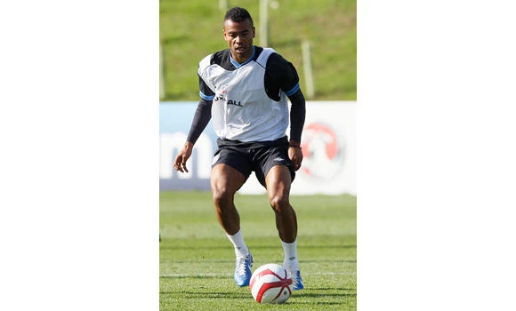 Cole free for England after apology to FA boss