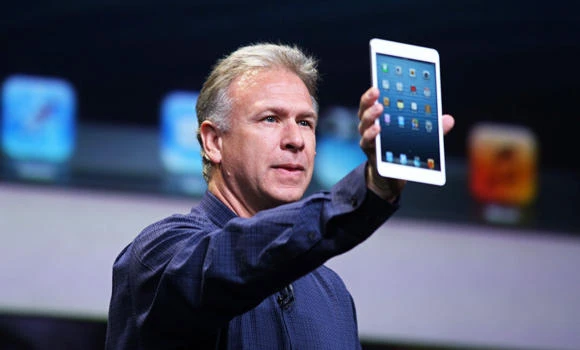 Taking aim at rivals, Apple unveils iPad mini