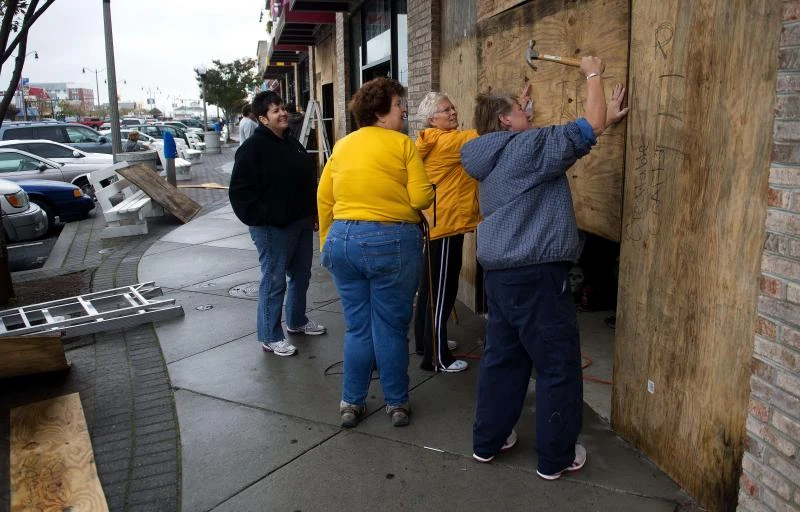 US East Coast grinds to a halt as superstorm nears