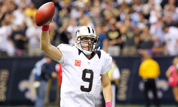 Brees breaks Unitas’ touchdown record