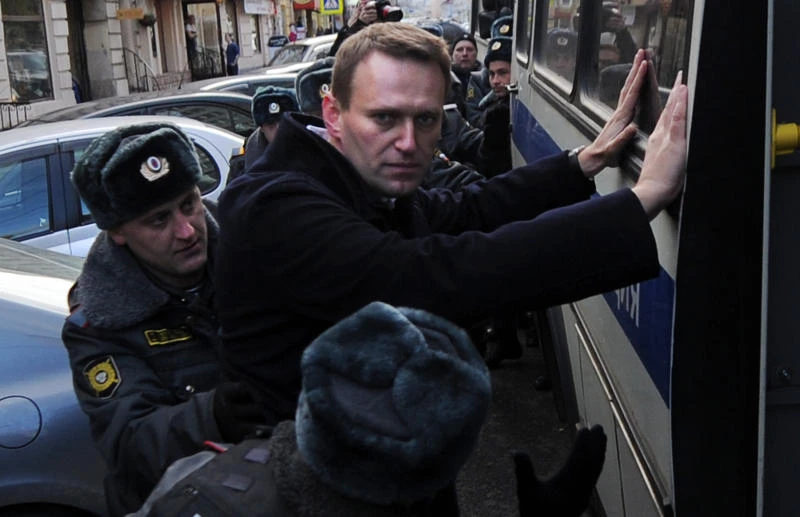 Russian opposition leaders detained in Moscow
