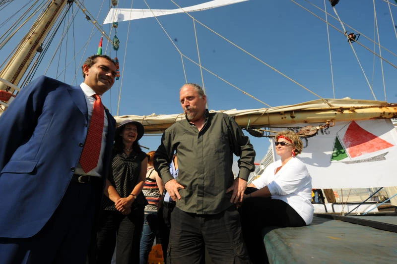 Aid boat en route to Gaza