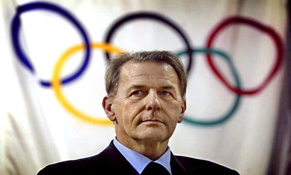 IOC President Rogge back at work after hip surgery