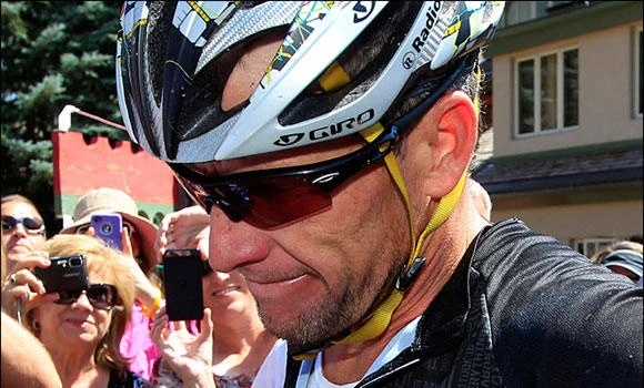 Oakley joins list of sponsors to drop Armstrong