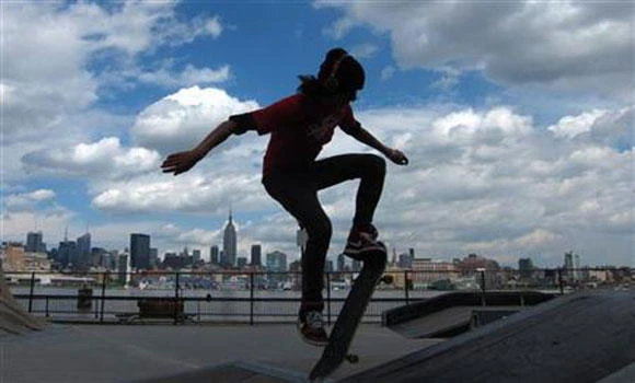 New York bans ‘dangerous’ skateboard race
