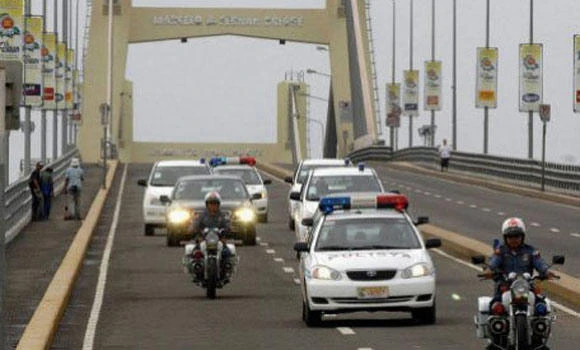 Man held for overtaking
Philippine leader’s convoy