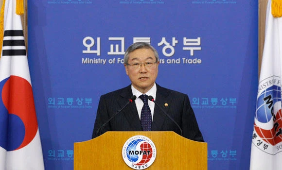 China urges restraint as tensions mount between two Koreas