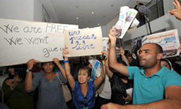 Tunisia journalists suspend hunger strike