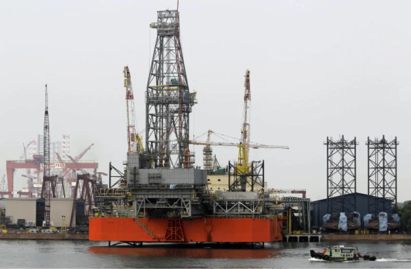 Singapore economy shrinks but avoids recession