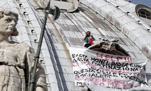 Protester climbs down from Basilica in Rome