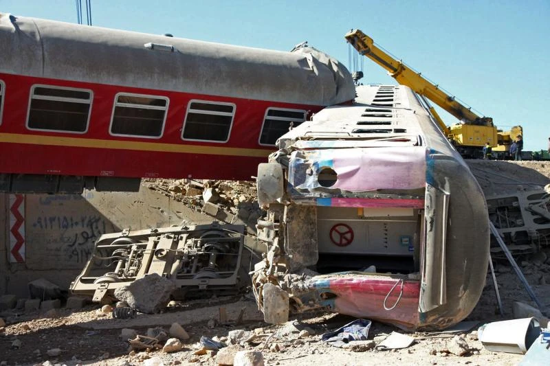 Train derails in Iran, 4 dead