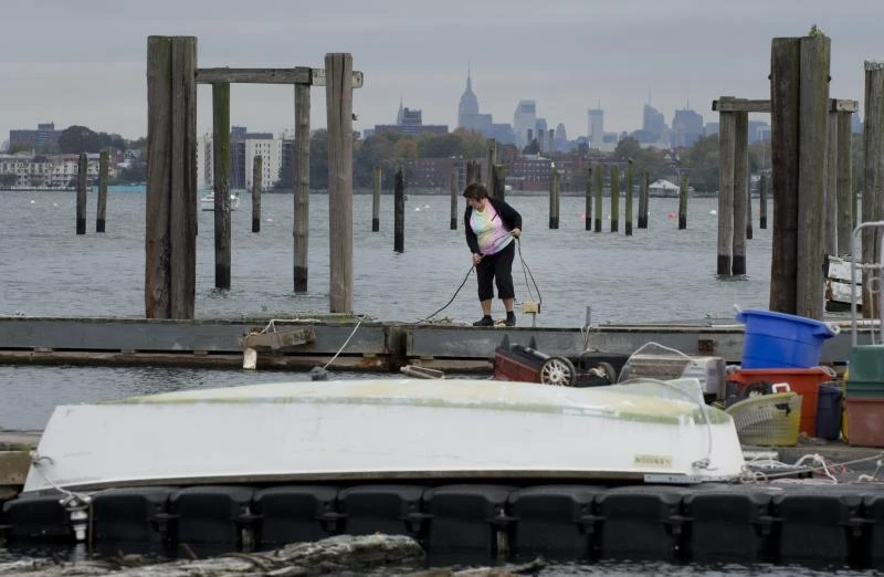 New storm on horizon as US shivers after Sandy