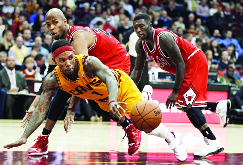 Hamilton, Boozer lead Bulls past Cavaliers
