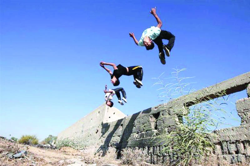 Gazans run free with parkour