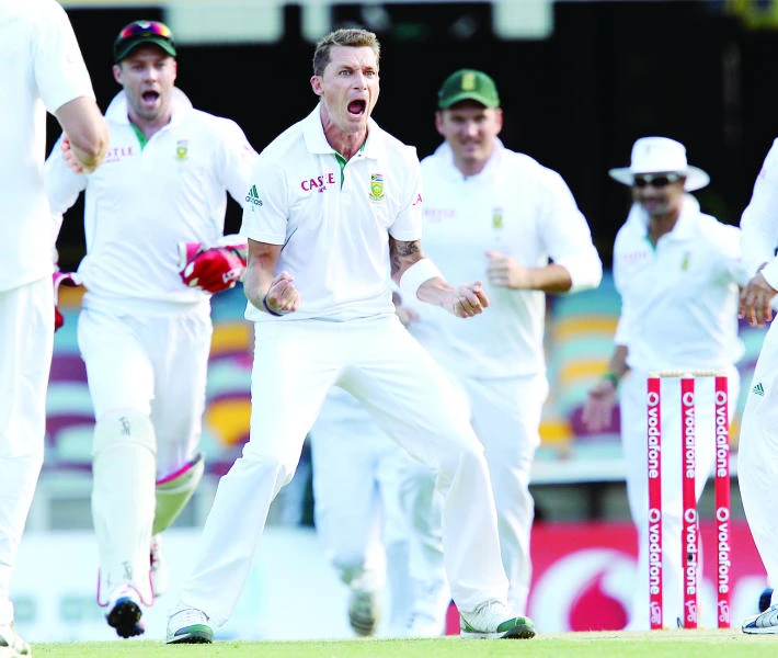 South Africa puts Aussies under pressure
